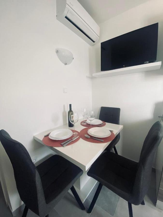 Apartmani Mila Starigrad Paklenica Extérieur photo