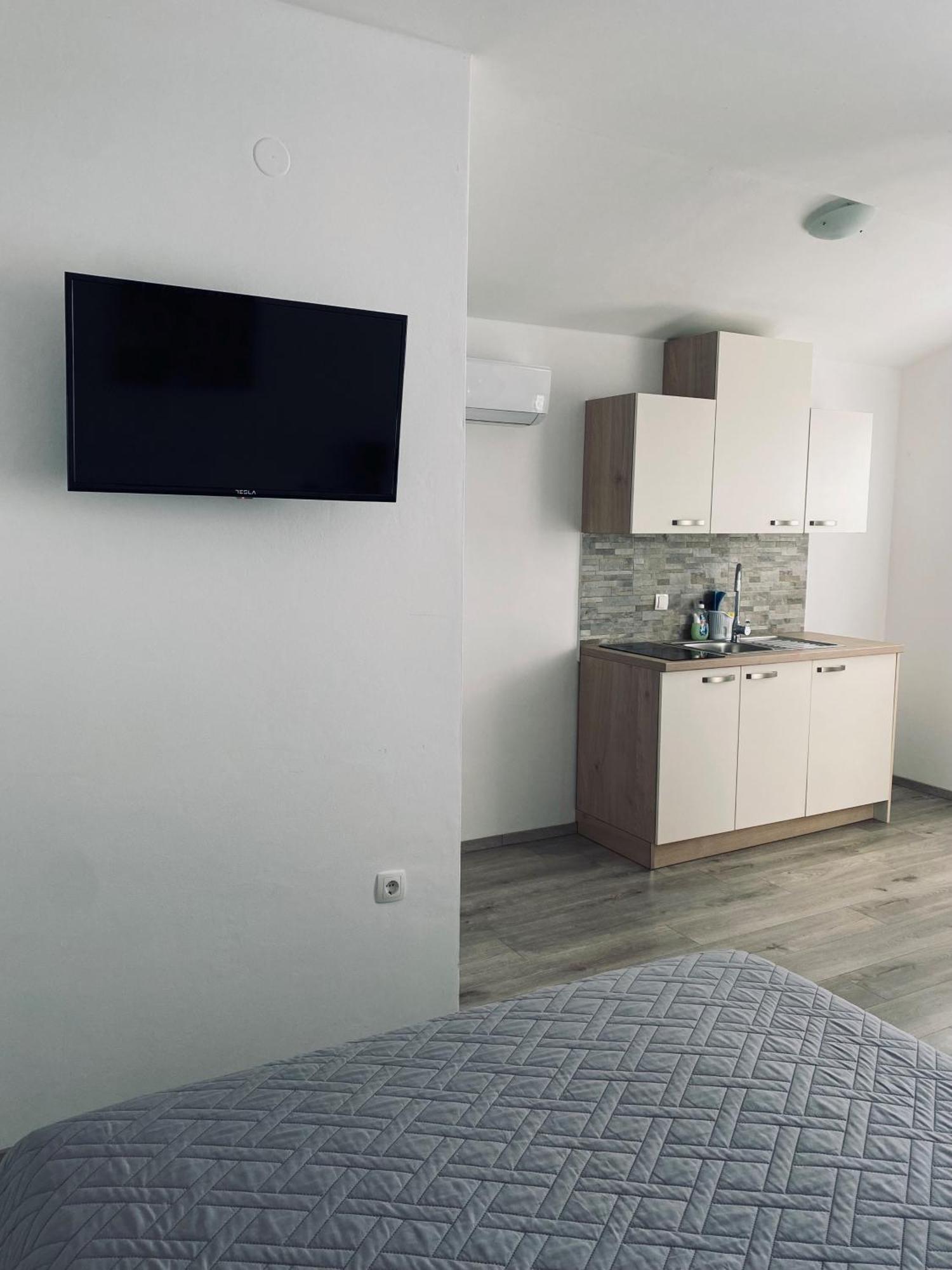 Apartmani Mila Starigrad Paklenica Extérieur photo