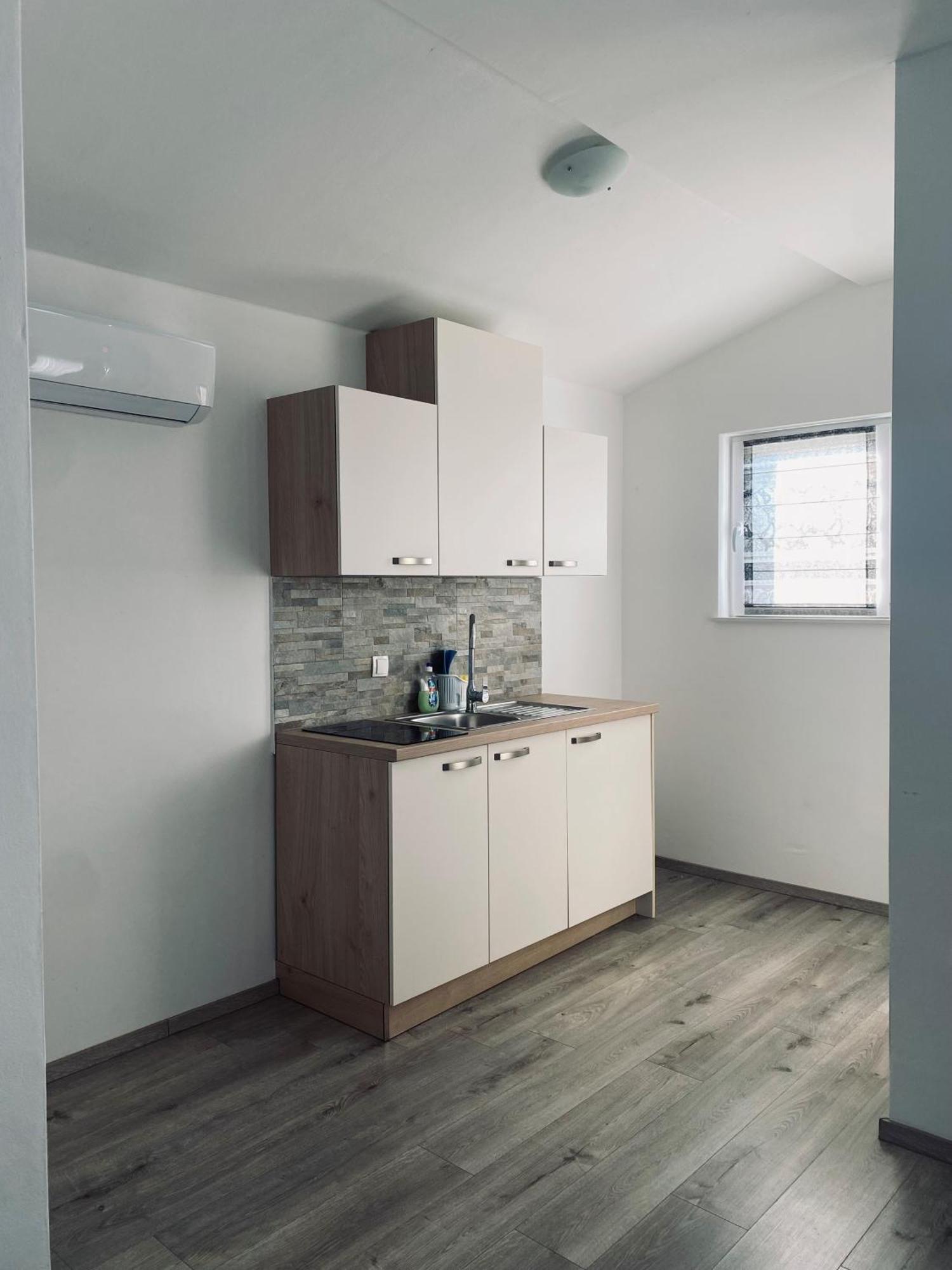 Apartmani Mila Starigrad Paklenica Extérieur photo