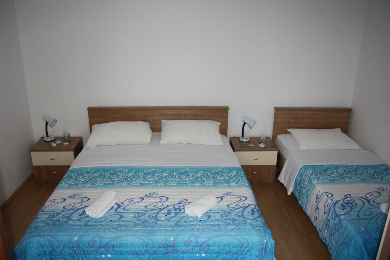 Apartmani Mila Starigrad Paklenica Extérieur photo