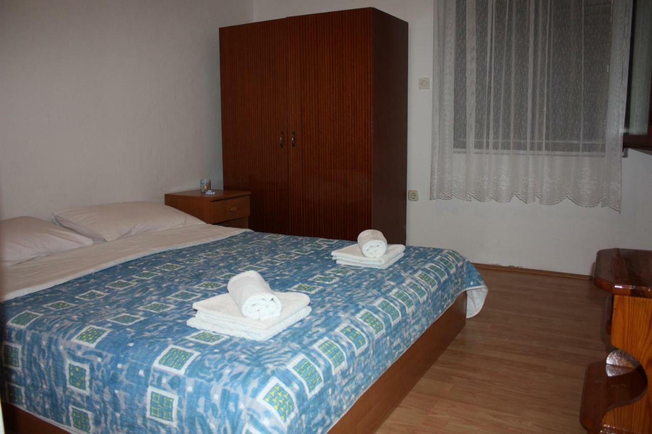 Apartmani Mila Starigrad Paklenica Extérieur photo