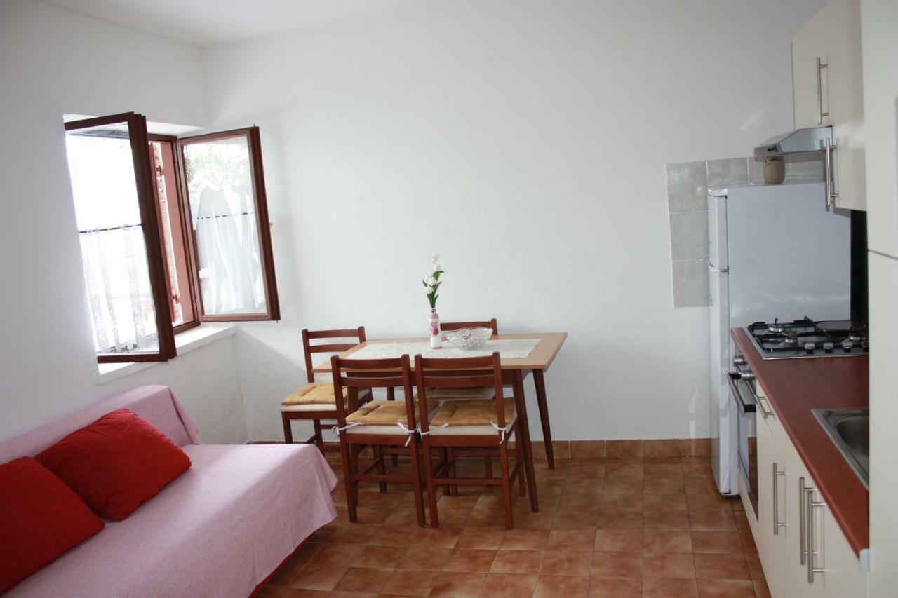 Apartmani Mila Starigrad Paklenica Extérieur photo