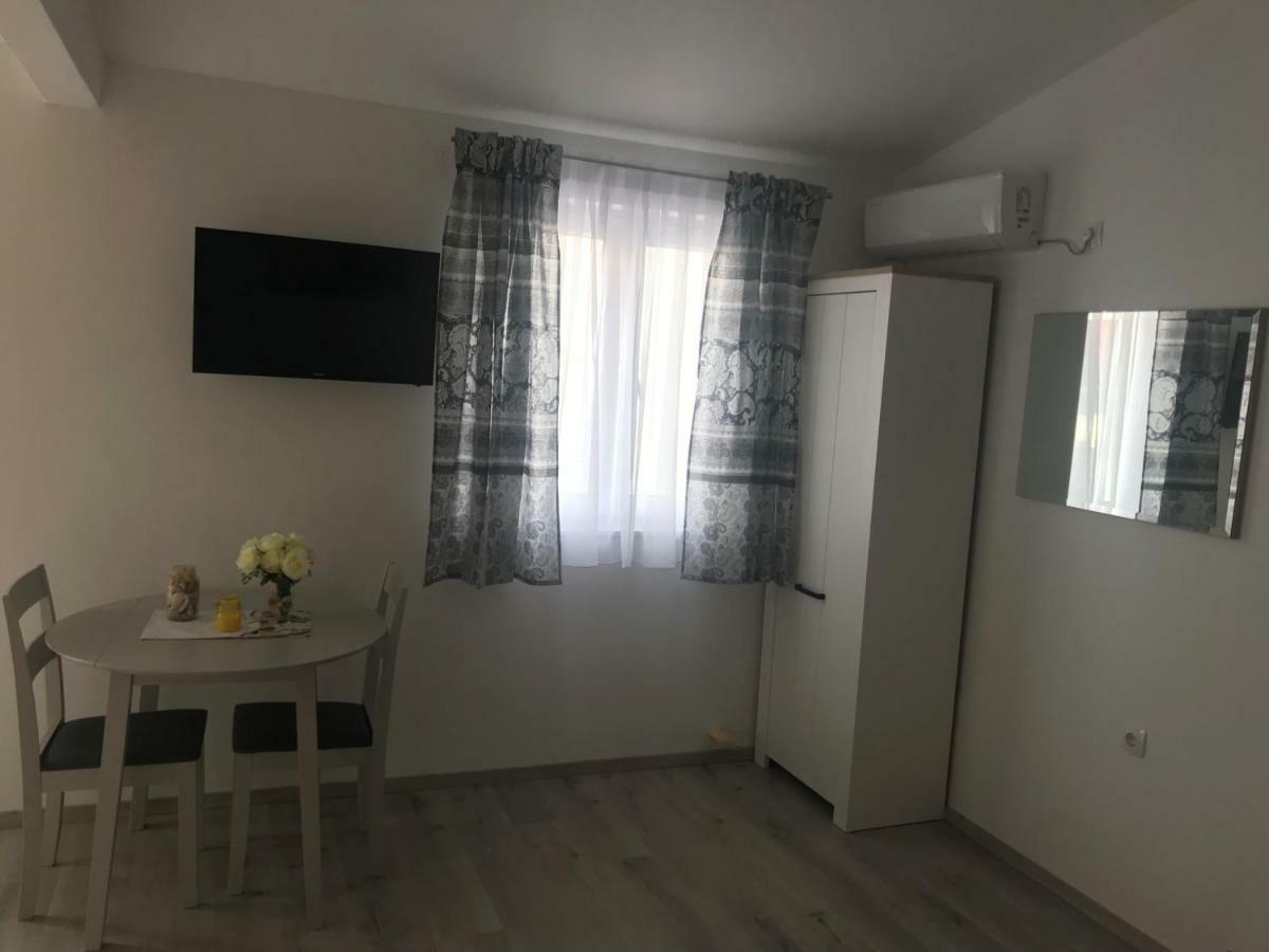 Apartmani Mila Starigrad Paklenica Extérieur photo