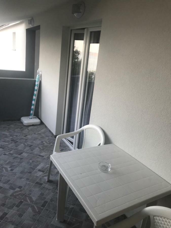 Apartmani Mila Starigrad Paklenica Extérieur photo