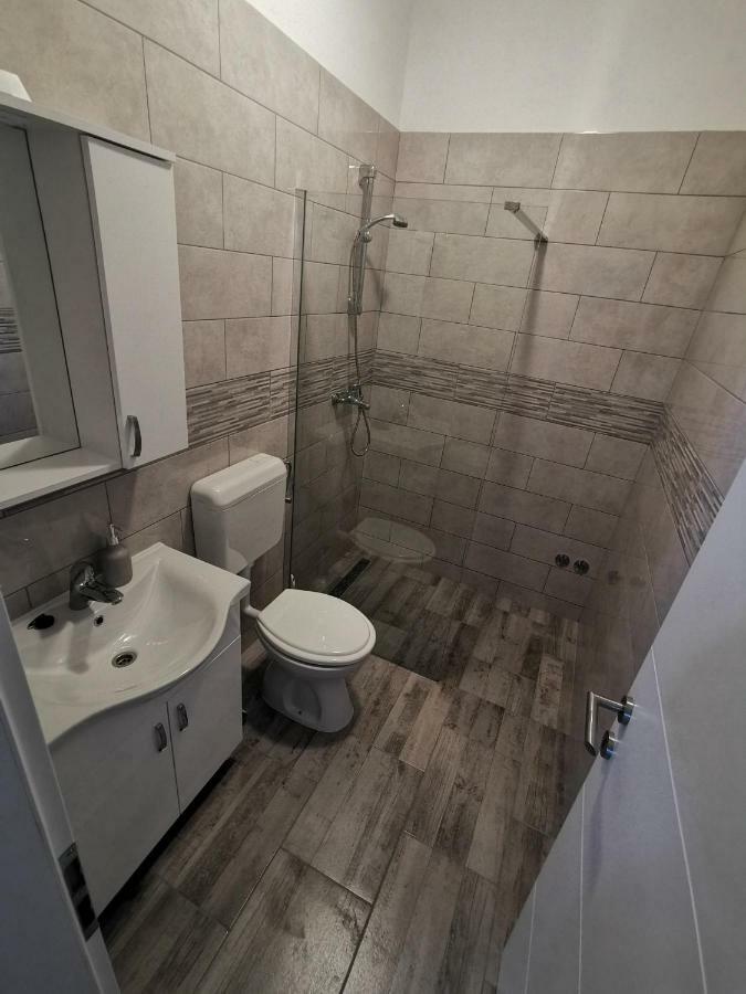 Apartmani Mila Starigrad Paklenica Extérieur photo